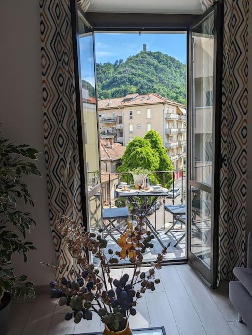 Bright Flat Just 10 Minutes From The City Centre Como Luaran gambar