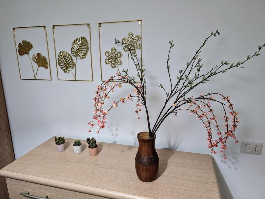 Bright Flat Just 10 Minutes From The City Centre Como Luaran gambar