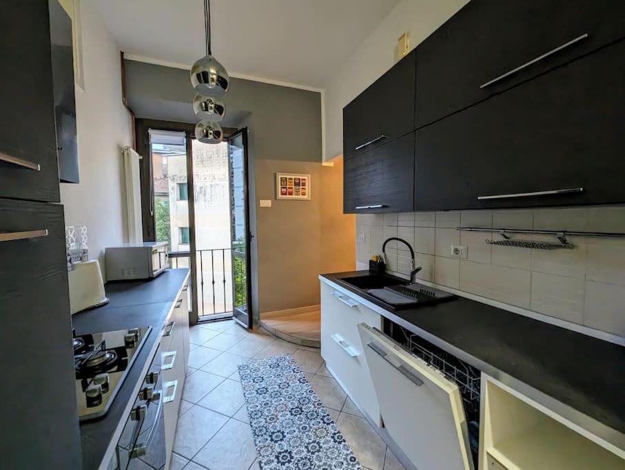 Bright Flat Just 10 Minutes From The City Centre Como Luaran gambar