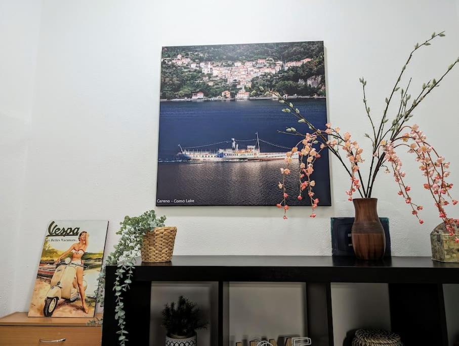 Bright Flat Just 10 Minutes From The City Centre Como Luaran gambar